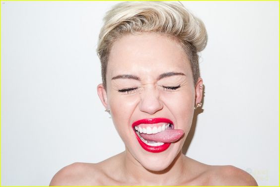 Feezly_app's tweet photo. #PhraseDAdo #HeyMademoiselle #Happi Birthday Miley Cirus ! Si toi aussi t'es née le 23 Novembre, t'es #Sagittaire et t'as du bol #Feezly https://t.co/9JCArEQ5cy
