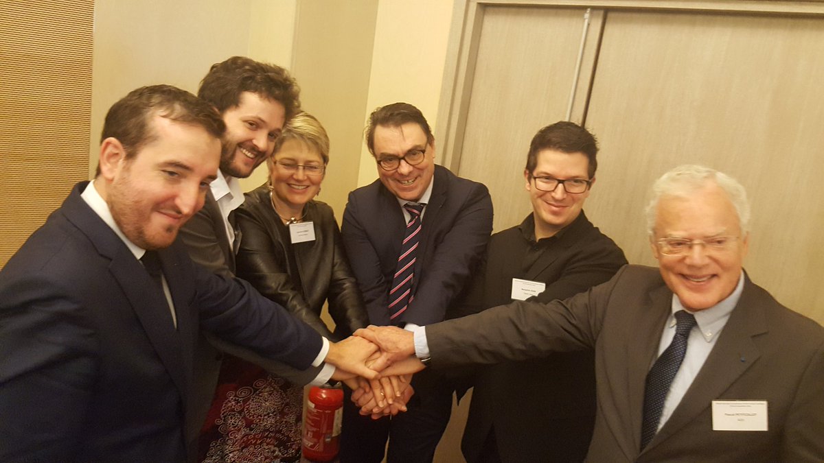 adumourier's tweet image. Remise de la Charte éthique #legaltechs avocats à @batonnierparis