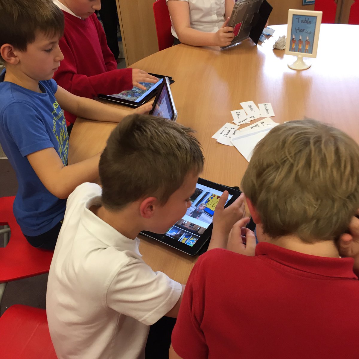 NantYParcSchool's tweet photo. Year 5 using @evertoon to create conversations with @realDonaldTrump &amp; @BarackObama discussing children's rights #UNCRC #Ourfuture https://t.co/K6liWE8WFD