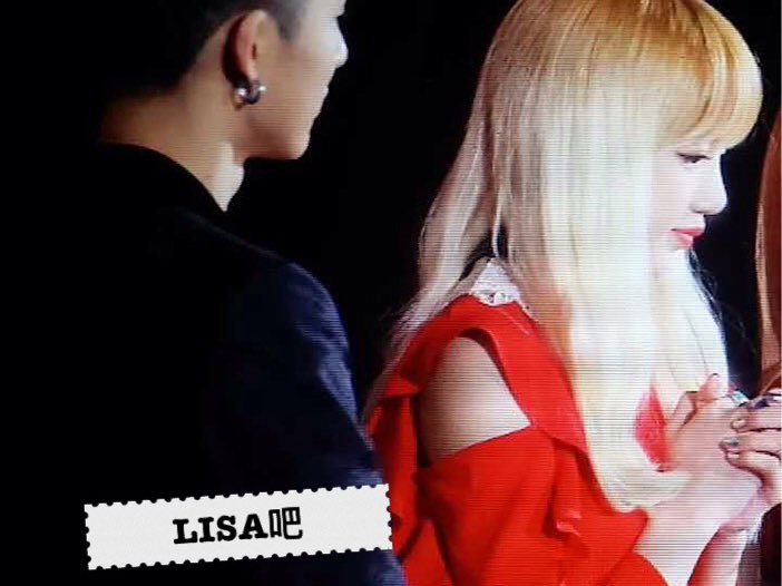 YGASEKASEKJOS's tweet photo. What lisa's fansite look: hanbin staring at lisa

Actually the real situation is: hanbin and jennie staring each other/? https://t.co/VAynV7IOY6