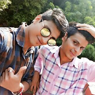 uditvijay2's tweet photo. Come hangout with me on #BIGOLIVE. https://t.co/YFWIIattLM https://t.co/4HglhC4sEc