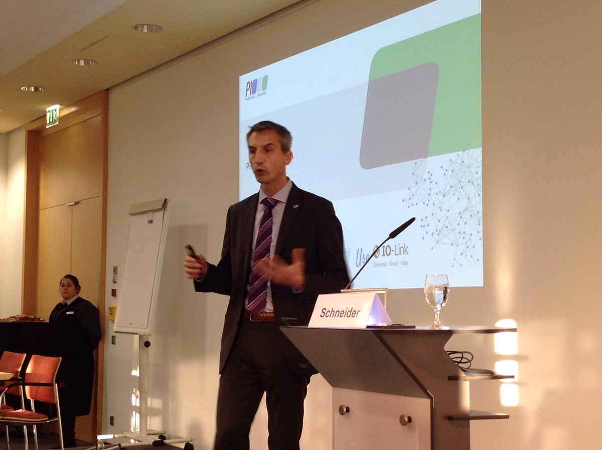 DirkSchaar's tweet image. Karsten Schneider kündigt Start für neues #Profibus PA Profil 4.0 an - #sps_live @spsipcdrives #Prozessautomation