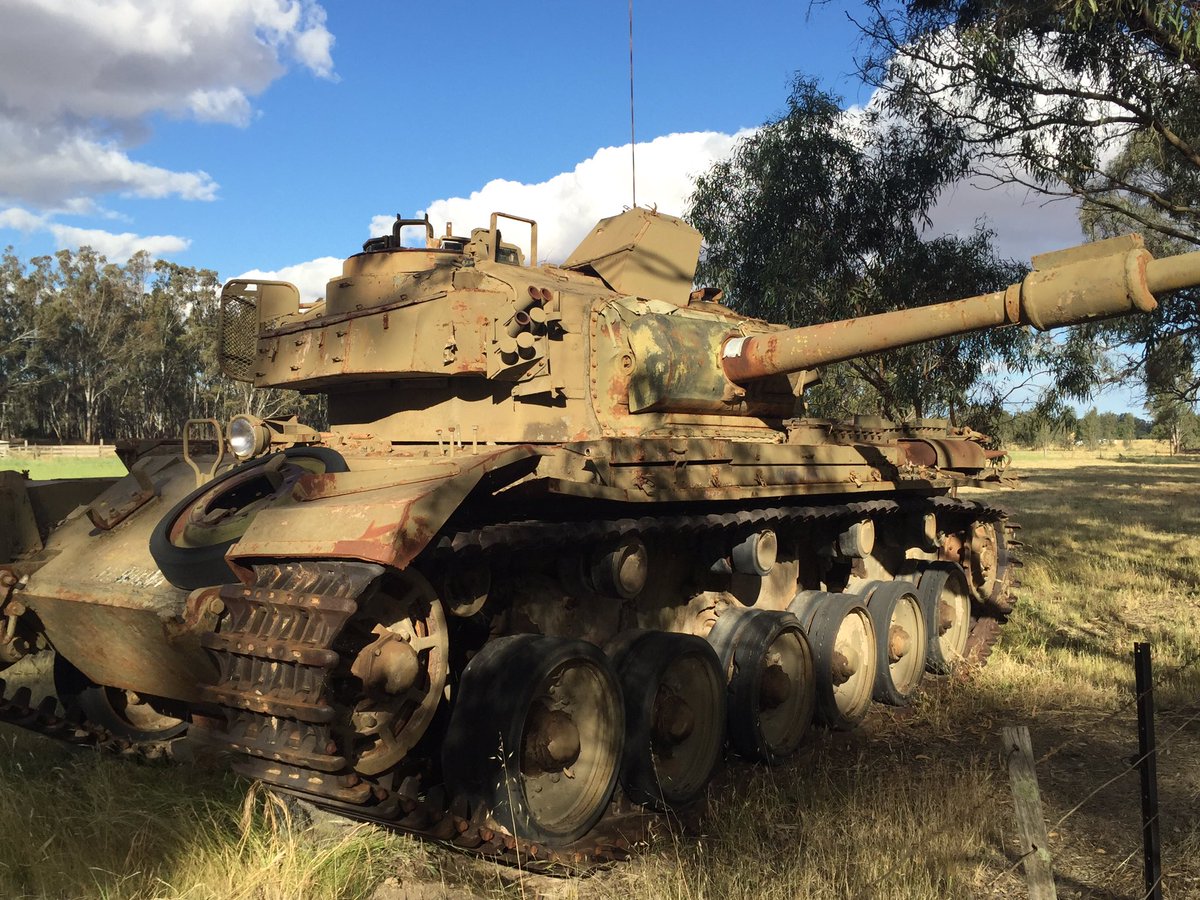 HeraldofWar's tweet image. Every activity is better with a #tank. Near #Echuca #MassiveMurrayPaddle