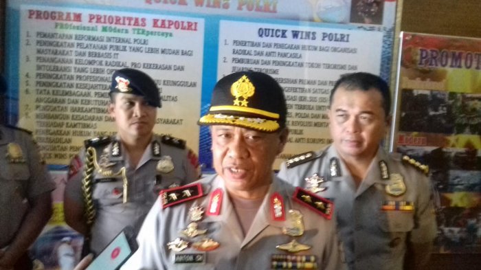 makassar.tribunnews.com/2016/11/23/ada… <a href="/PemkotSemarang/">Pemkot Semarang</a>
<a href="/_TNIAU/">TNI Angkatan Udara</a>
<a href="/Puspen_TNI/">Pusat Penerangan TNI</a>
<a href="/TNI_AD/">TNI AD</a>
<a href="/TNIAL/">Tania de la Rosa</a>
<a href="/GMBISemarang/">GMBI DistrikSemarang</a>
