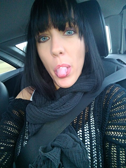 💞💋 En route pour retrouver @Tiffanydollxxx et @bussottibrunosx !! Gros bisous 💋💞 #happy #Budapest #ImComing<a class="tags" href="/tag/tiffanydollxxx">@tiffanydollxxx</a><a href="/tag/happy"class="tags"><span>#happy</span></a><a href="/tag/budapest"class="tags"><span>#budapest</span></a><a href="/tag/imcoming"class="tags"><span>#imcoming</span></a><a href="/tag/ngot"class="tags"><span>#ngot</span></a>