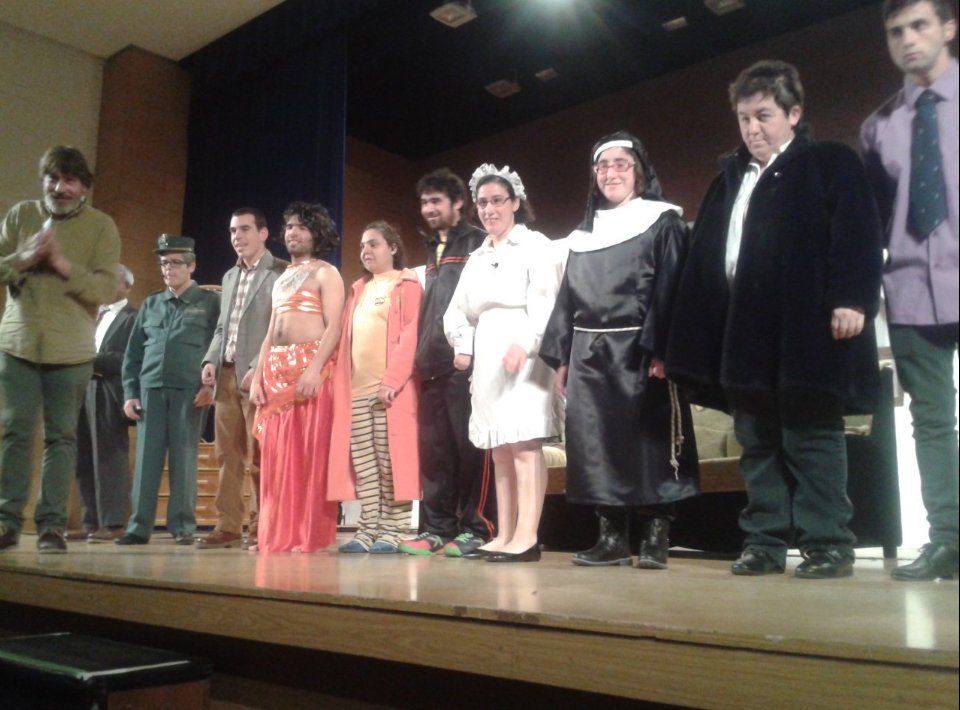 SOGalicia's tweet photo. Magnífica representación ayer de la asociación #PRODEME, con la obra "Quén nos manda facer teatro?"
¡Menuda cantera de actores! https://t.co/HYe0IzCbSn