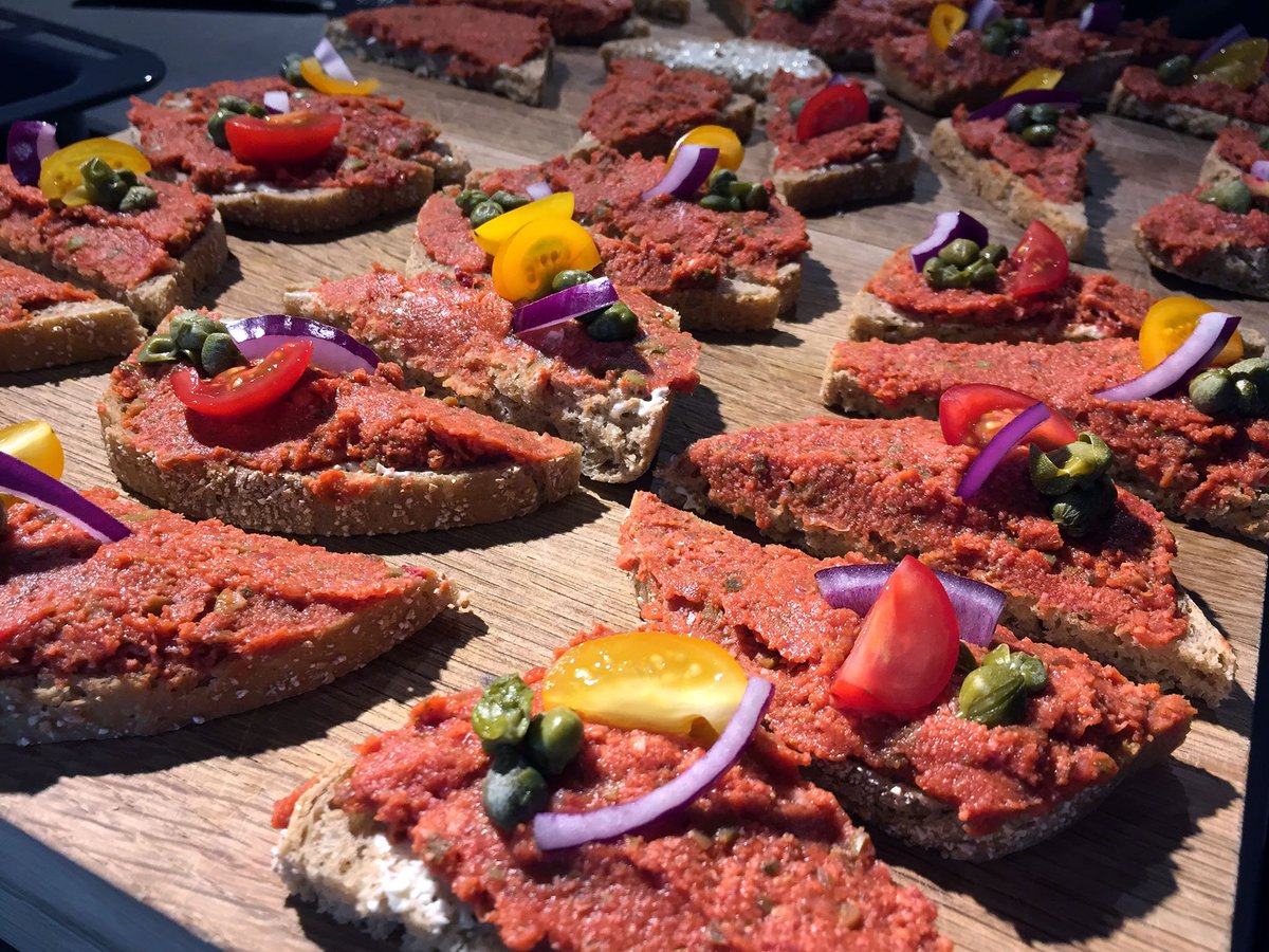 #VEGANES #TATAR von Hiltl bit.ly/2gJurfk – hier hab <a href="/hoomygumb/">Jay F Kay</a> ein paar sachdienliche Hinweise für euch! #zurich #fbdZH16 #hiltl