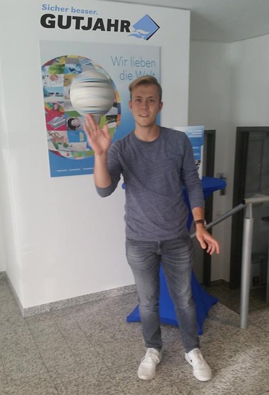 Was Fliesen mit Faustball zu tun haben? Lesen Sie selbst:
fliesenundplatten.de/gutjahr-azubi-…