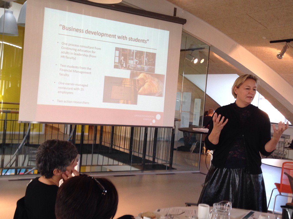 ullahaahr's tweet photo. @leaaabyhoj presents recent research results on student-company collaborations. #eaaadk #eit16. https://t.co/HN5xvXQ5Vm