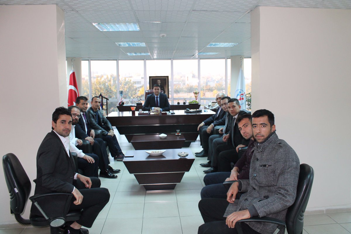 Şanlıurfa Hakem ve Gözlemciler dernek başkanı ve yönetim kurulu, İl Müdürümüze hayırlı olsun ziyaretinde bulundu.