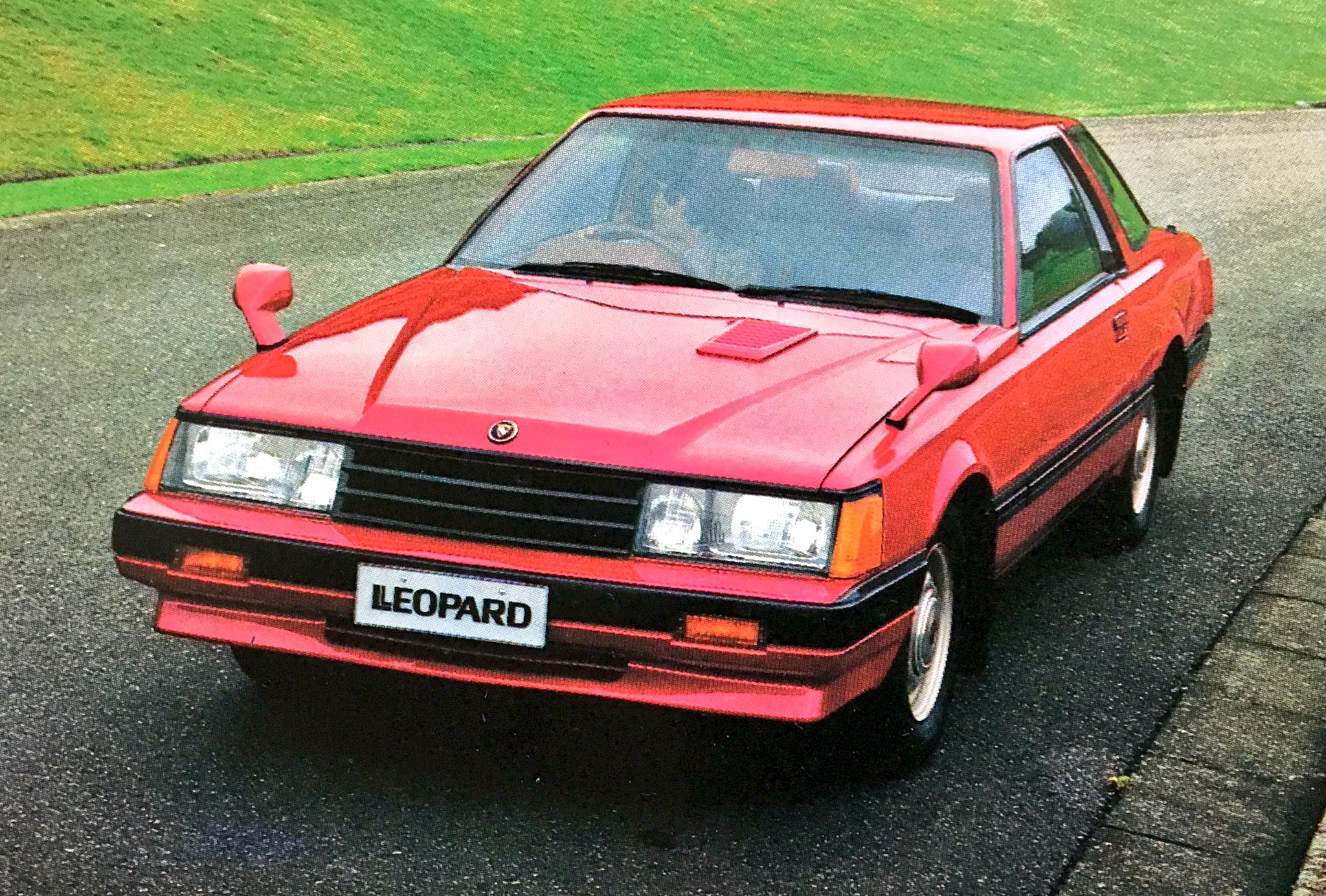 自動車美術研究室 Twitterissa ８０年代の車のデザインを先取りしてたと思う初代レパード T Co Uy8ctiznju Twitter