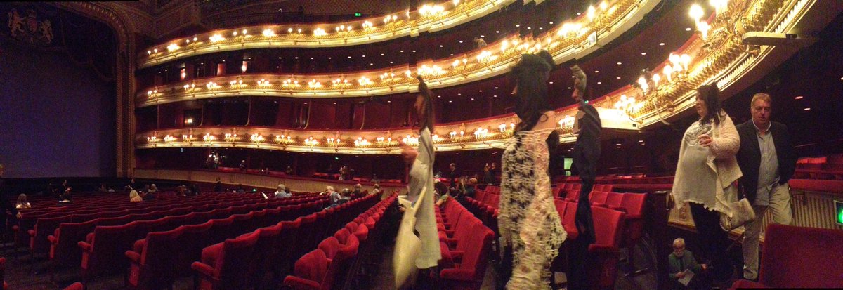 JackofOle's tweet photo. Arivals Ghosting @RoyalOperaHouse https://t.co/g3CdSSWAeY