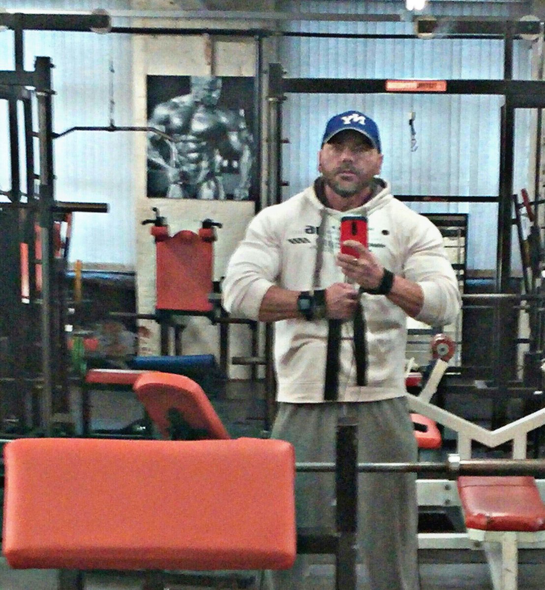 gymtoto's tweet image. Training with #iffbb @sugarshawnray in background inspiring on. #legend #halloffame #bodybuilding #follow #fitness #gymlife #motivation