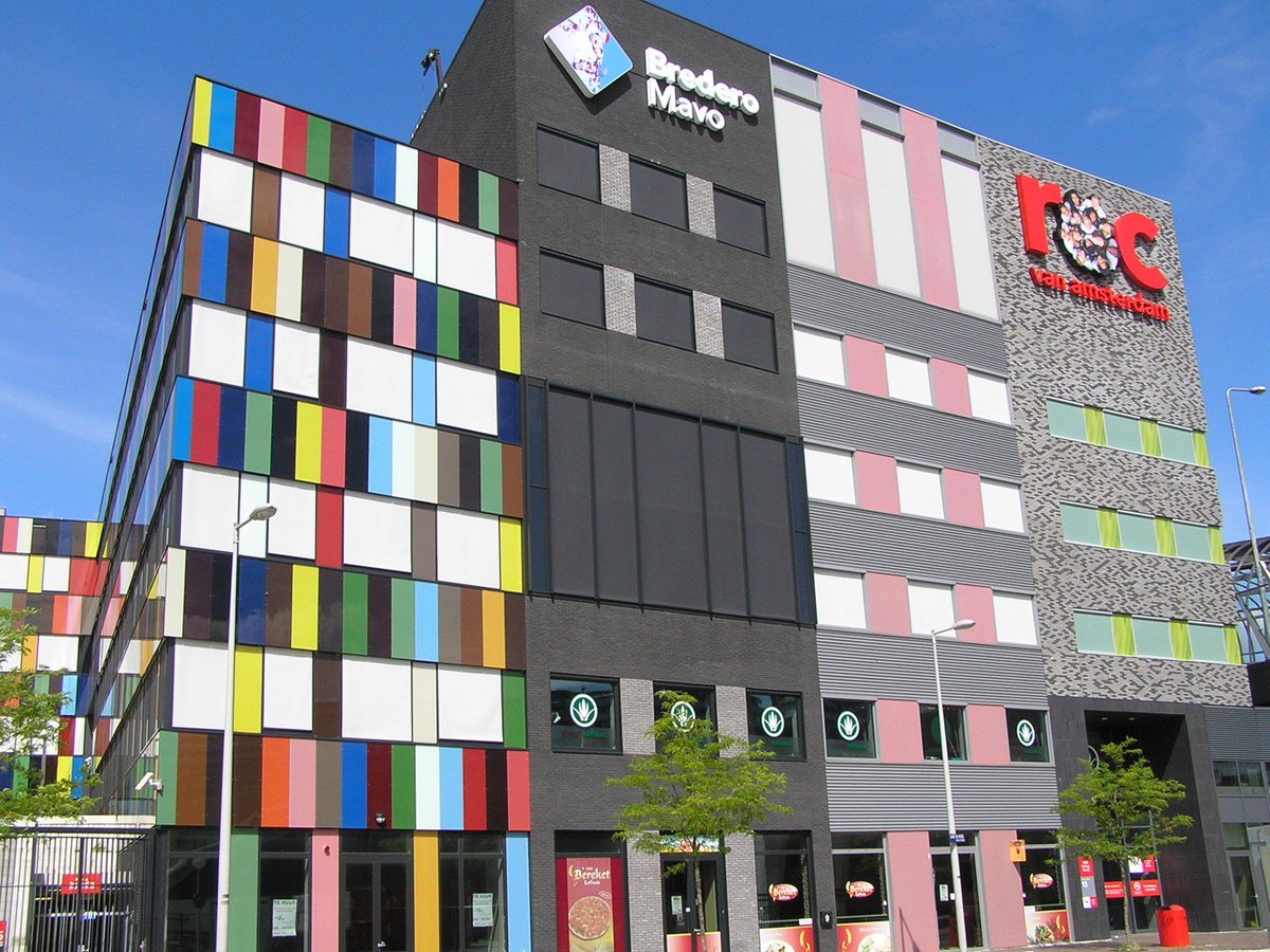 Via <a href="/AT5/">AT5</a>: <a href="/AmsterdamNL/">Gemeente Amsterdam</a> investeert €11 miljoen in gezonde schoolgebouwen in 2017. bit.ly/2fEo7B5