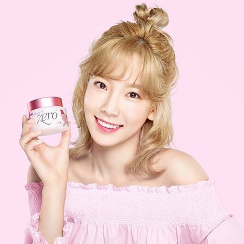 [OTHER][28-09-2016]TaeYeon trở thành gương mặt đại diện mới của dòng mỹ phẩm "Banila Co"  Cx8HZPbWQAAYL5J