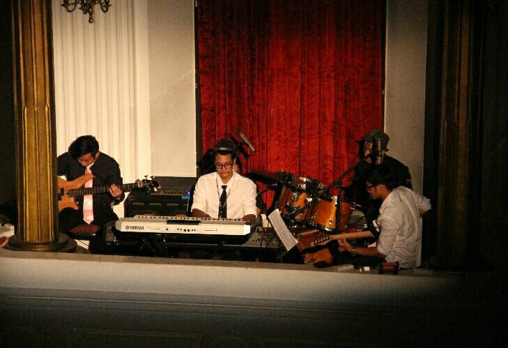 RecisJkt's tweet image. THE BAND
The talented ones who colored CONSORTIA The Musical.

#throwback
#StriveForUnity
#ConsortiaRPJ2016