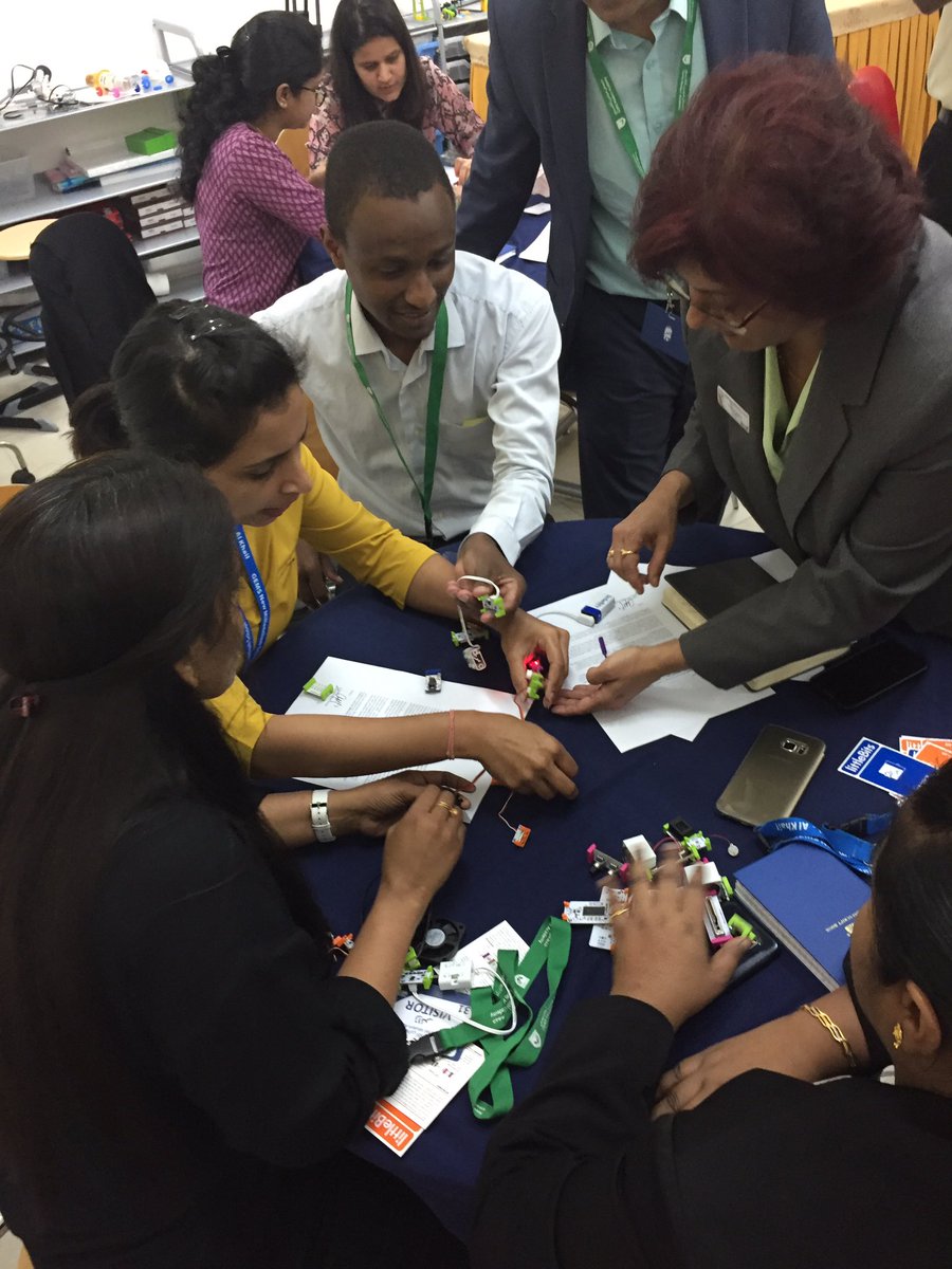 riteshdhanak's tweet image. #Inventforgood with #littlebits @DxbModern Teachers from @gems_me #UAE_Innovate