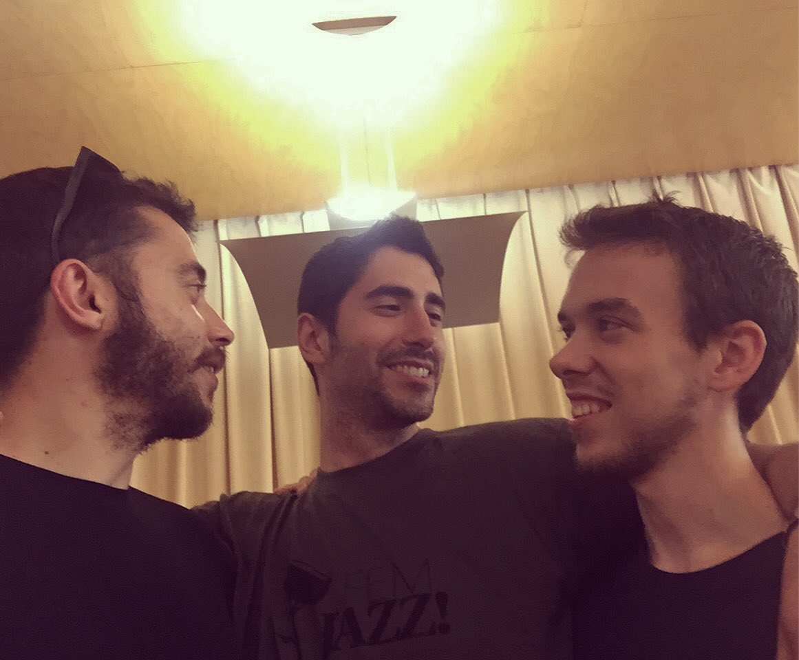 TRO (@trojazz3) on Twitter photo Dimarts que ve obrim la Jam del Maki i durant el desembre serem tocant al #jazzsi, al <a href="/JamboreeJazz/">Jazz Jamboree</a> i gravant el nostre primer disc.
TRO Dimarts que ve obrim la Jam del Maki i durant el desembre serem tocant al #jazzsi, al <a href="/JamboreeJazz/">Jazz Jamboree</a> i gravant el nostre primer disc.
TRO