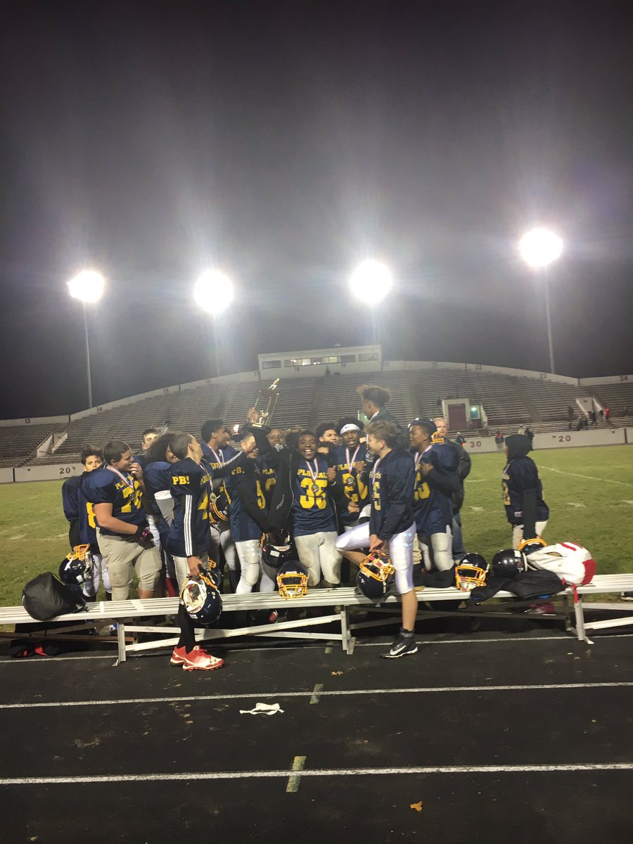 EdwardsMSbps's tweet image. So proud of our football team!Congrats on being the 2016 city champs! #edwardsstrong @PlayBall @BostonSchools @marty_walsh  @CharlestwnPatch