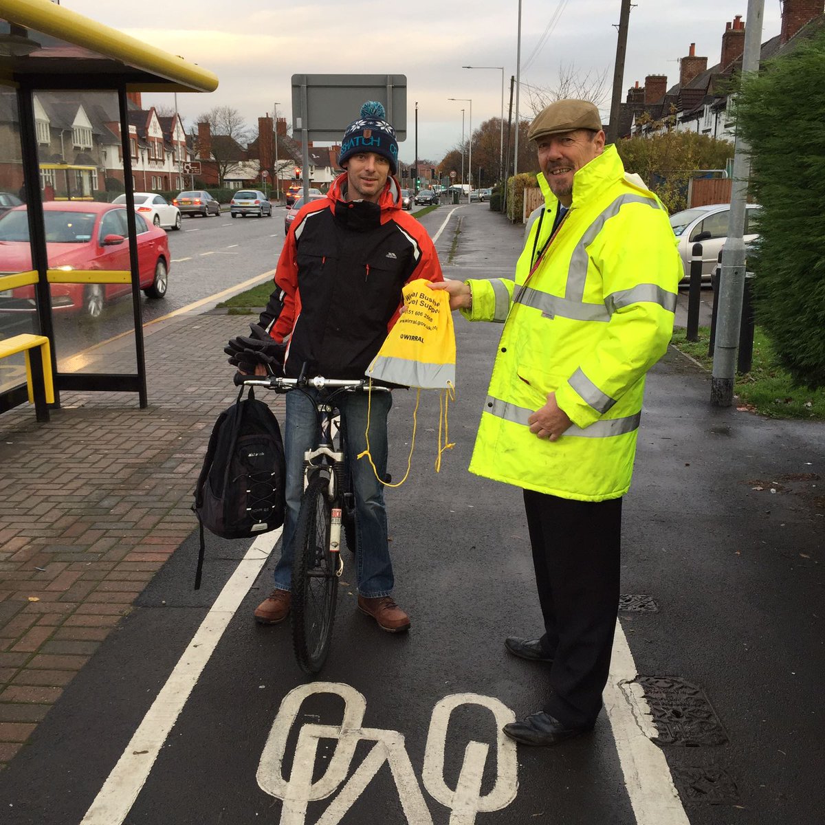 WirralCouncil's tweet photo. The road safety team spoke to 25 cyclists this morning and gave advice on staying safe during darker mornings and evenings #brakepledge https://t.co/ttrL8jntqV