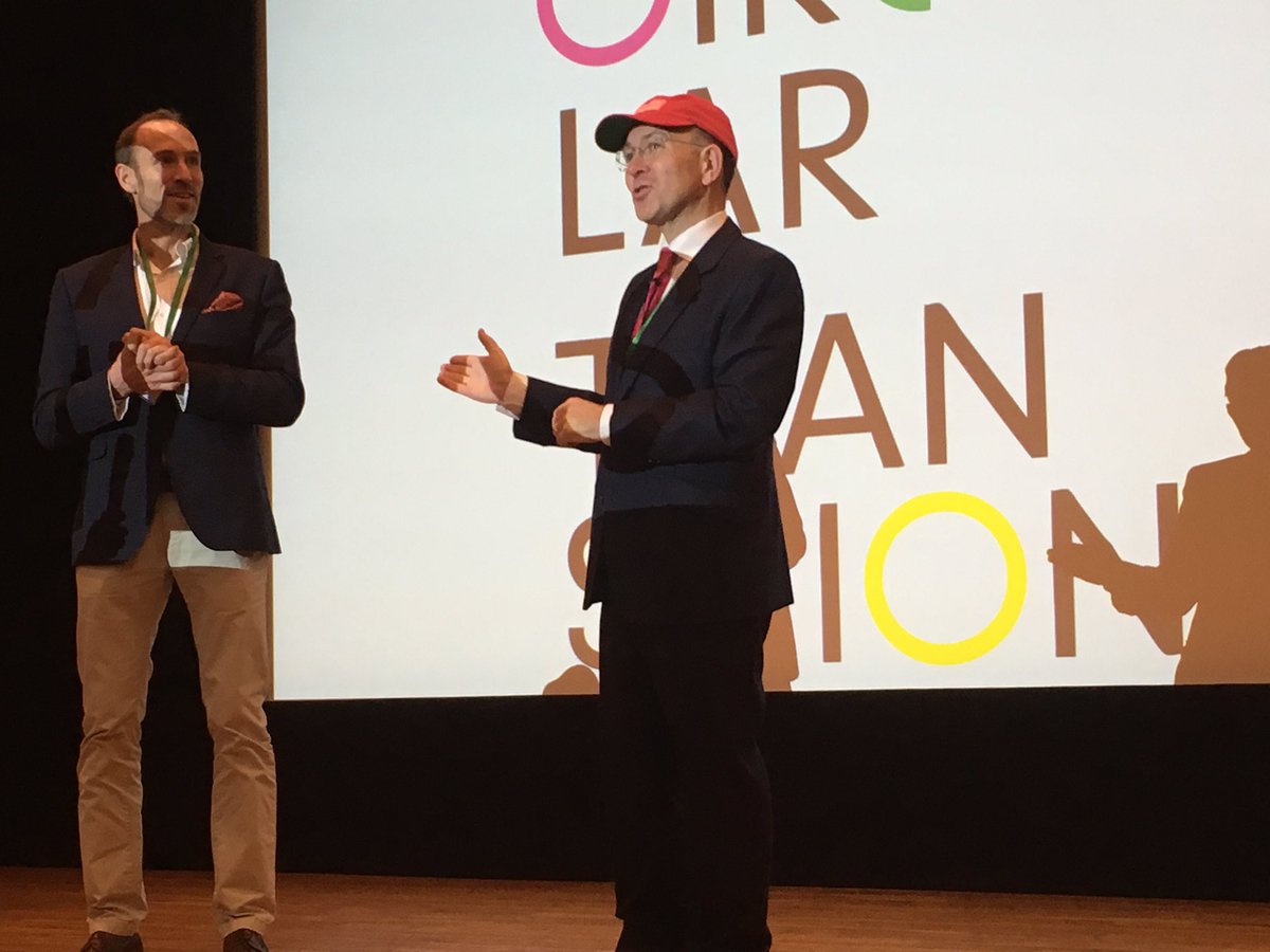 A 'make waste great again' hat kicks off the next session #circtran2016