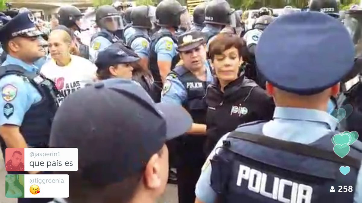 Jaydt33's tweet image. #normalisimo 🙄RT @MariolaPR: Arrestan a María de Lourdes en #Peñuelas