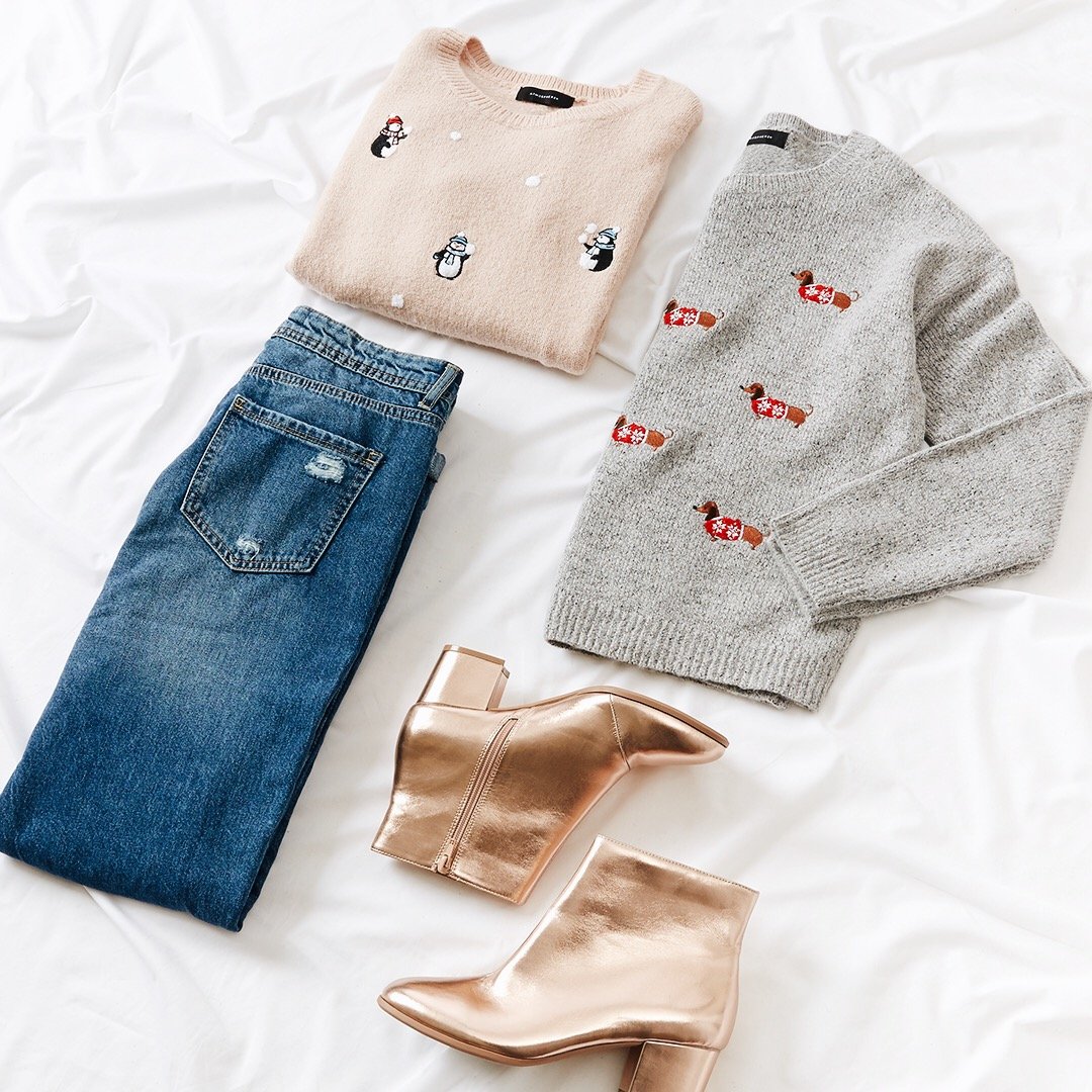 Primark's tweet photo. How adorable are these #ChristmasJumpers?! At £12/€16 each, we'll take both please! 🎄 #Primark #Primania #womenswear #fashion #Christmas https://t.co/acV4K8wBTq