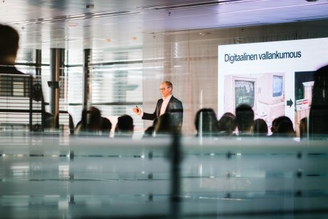 MartelaFinland's tweet photo. Mikä erottaa hyvän työympäristön huonosta? Sen kertoo @AMPurhonen. #Workplace2016 https://t.co/PhueTKxAxs https://t.co/yX8LvDJNsV