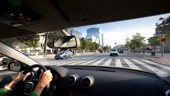 ojoSconESO's tweet photo. @AMETRD @ClaroRD  Deberían configurar los celulares que envíen un mensaje a quien nos contacta diciéndole #EstoyAlVolante, te devuelvo luego https://t.co/jU3pj1frDH