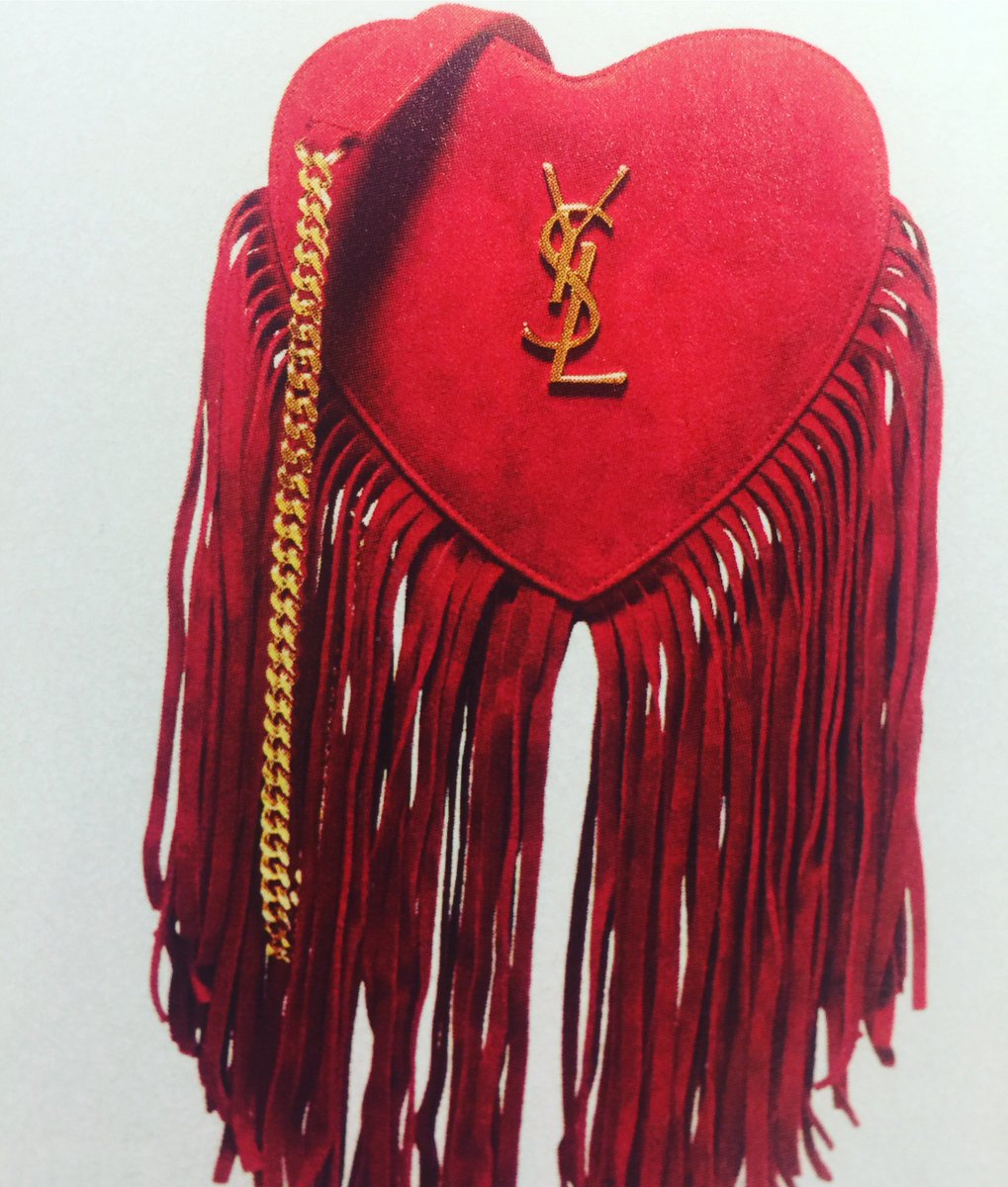 AmandaZipsItUp's tweet photo. #dearsanta I have been a really #goodgirl - please can I have this #yslbag for #xmas? #wishlist2016 #fashionblogger #amandazipsitup https://t.co/4DaYVQmu2O