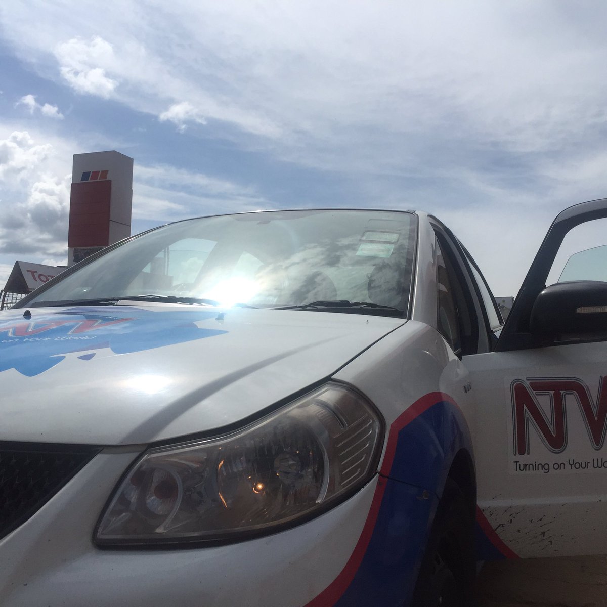 qataharraymond's tweet photo. Enroute Fortportal, five days of telling your stories!
Abatooro Muliyo? https://t.co/uITuvETezS