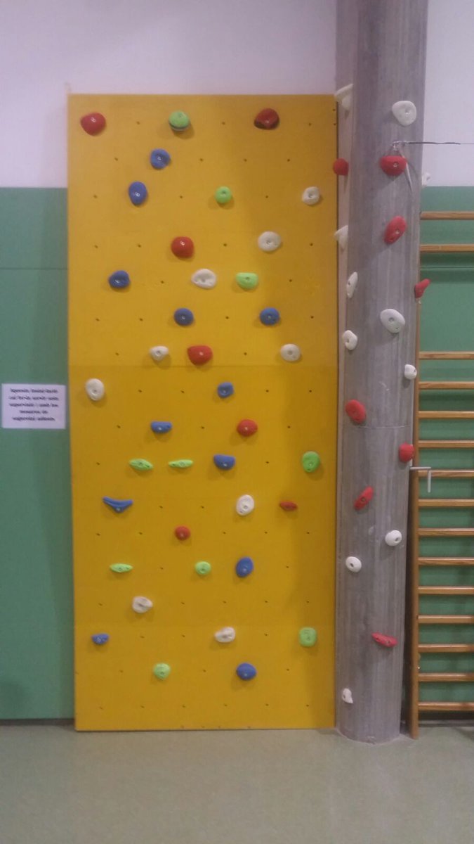 S4Climbing's tweet photo. Así ha quedado el módulo para niños instalado en la Escola Martinet de Cornellá. Más info sobre nuestros módulos en https://t.co/C5nPZ68YFk https://t.co/s8R8GY6QH7