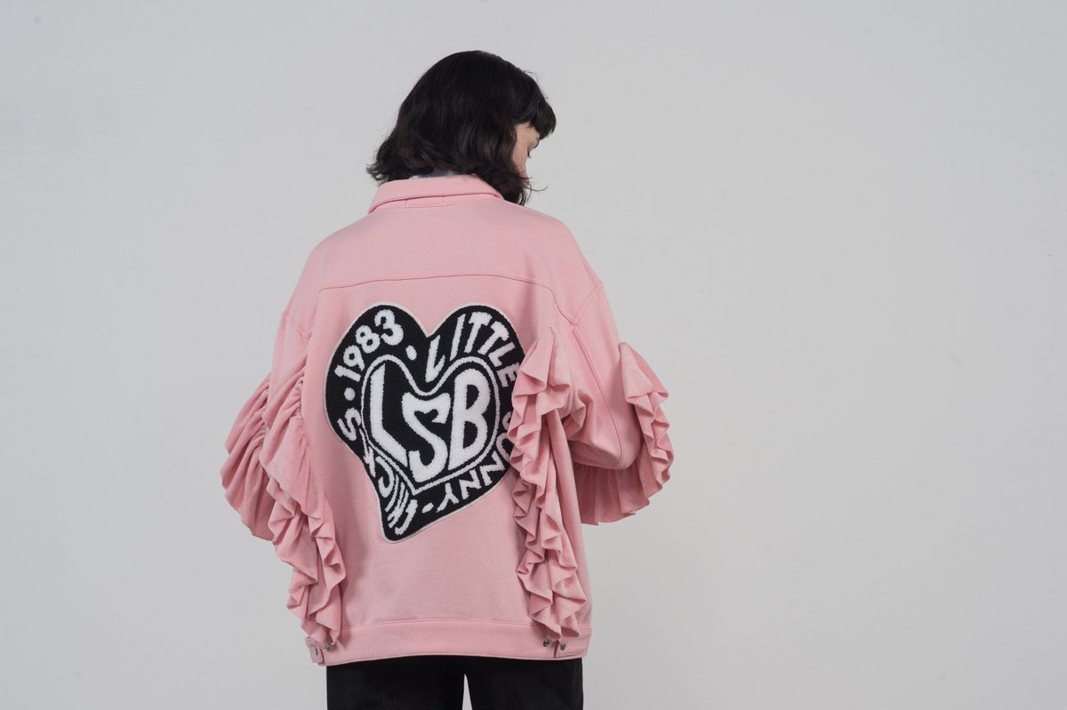 Add to your diary | The <a href="/lazyoaf/">Lazy Oaf</a> sample sale | Your FREE exclusive invite is here &gt; apple.co/2gjMTYK #fashionblogger