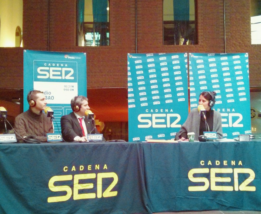 emprenderzitek's tweet photo. Aitzol Lamikiz, responsable programa Zitek y Jorge Fuente desarrollador de #bcubes hablando en directo n cadena Ser https://t.co/U5apar4csm