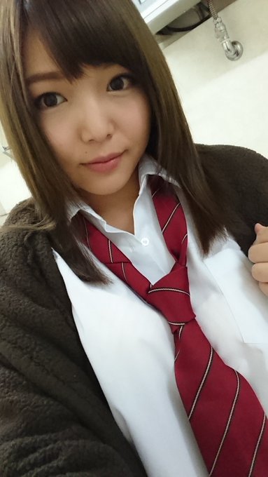 皆さまこんばんは、碧しのですよー ここ一週間バタバタしておりましたー！！ ちんしゃぶ女になり、JKになり 数日前には名古屋と大阪に行ってたよー そして昨日は花咲いあんちゃん&hearts;めっちゃ美人！ 今日は咲流さん、しゅりちゃん、いろはさん＼(^^)／&hearts;&hearts;  今日の夜は寒いってよ😱！！！