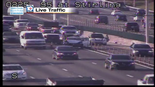 Crash on I-95 NB at Stirling Rd #traffic https://t.co/G6LTDS4dQx