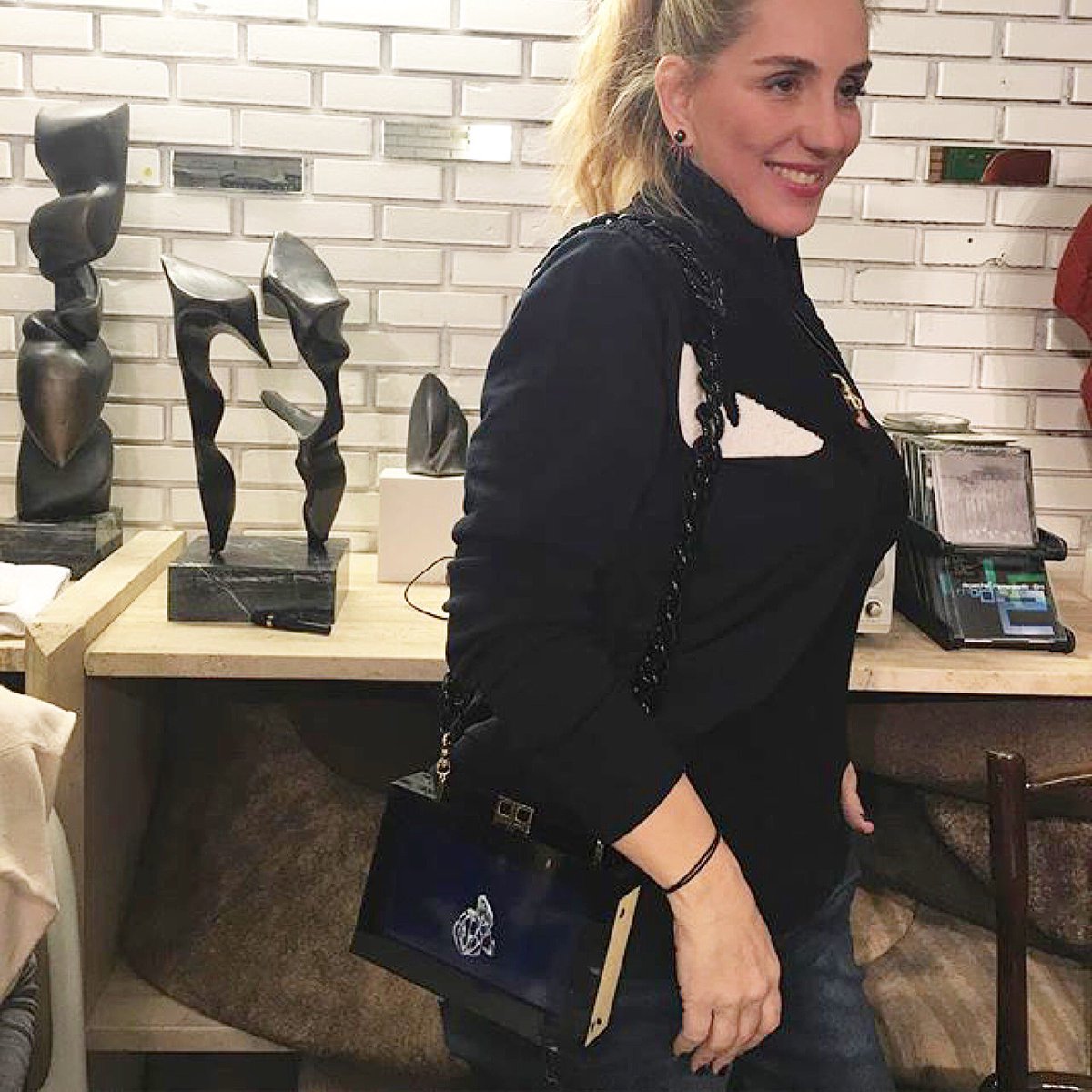 DianaBroussard's tweet image. dbChronicle video bag collab with pg Art Gallery Istanbul #video #techluxe #innovation #designthinking #fashiontech #itBag #fashionwearables