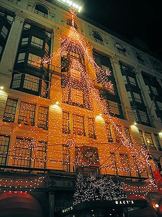 EcofacNewYork's tweet photo. New York illuminations  #Chrismastree  🎁🌲 https://t.co/PtJDo6AynW