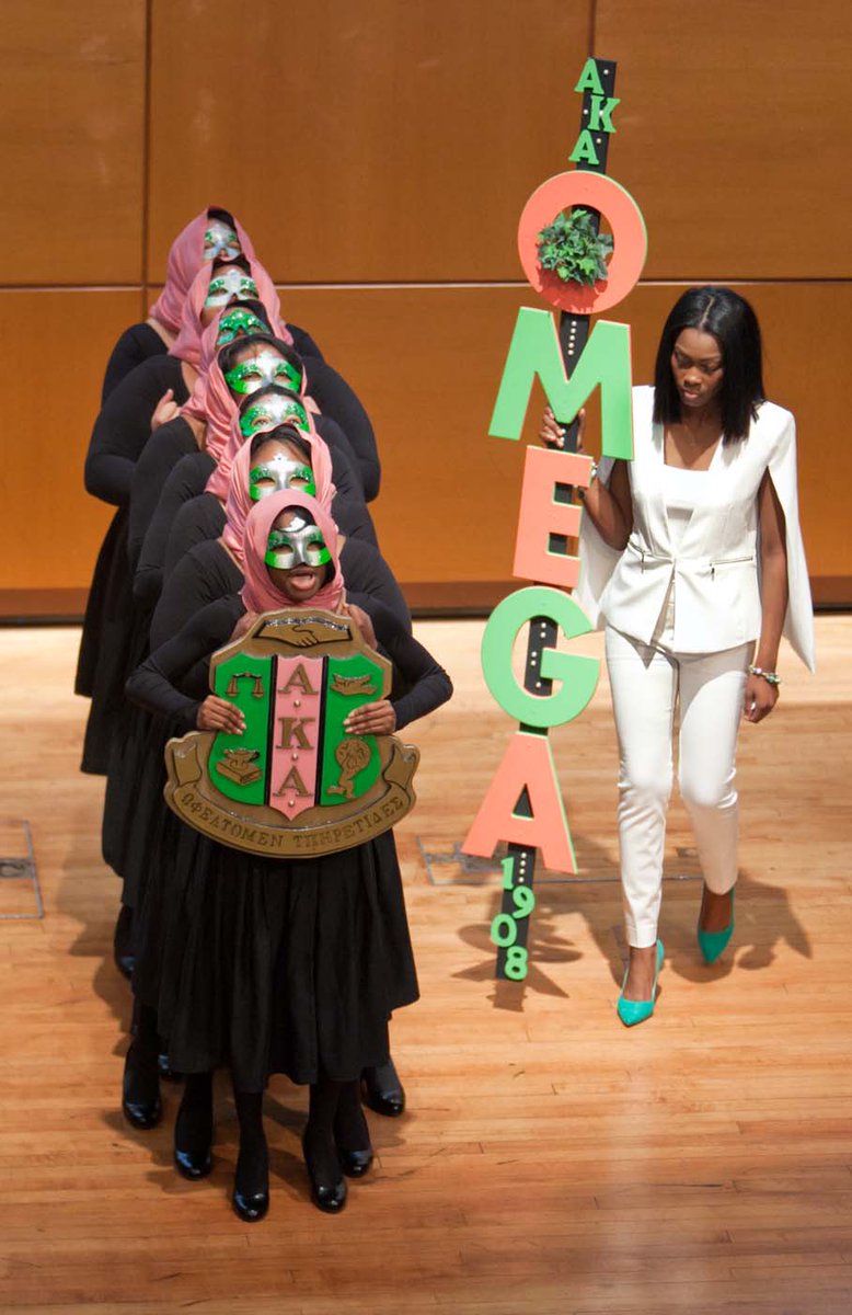 chicagophotog1's tweet photo. Congratulations to the Fall 16 Neos! #7POR of the Omega Chapter of #AKA1908  Sorority Inc. https://t.co/c4cl3dZQJZ