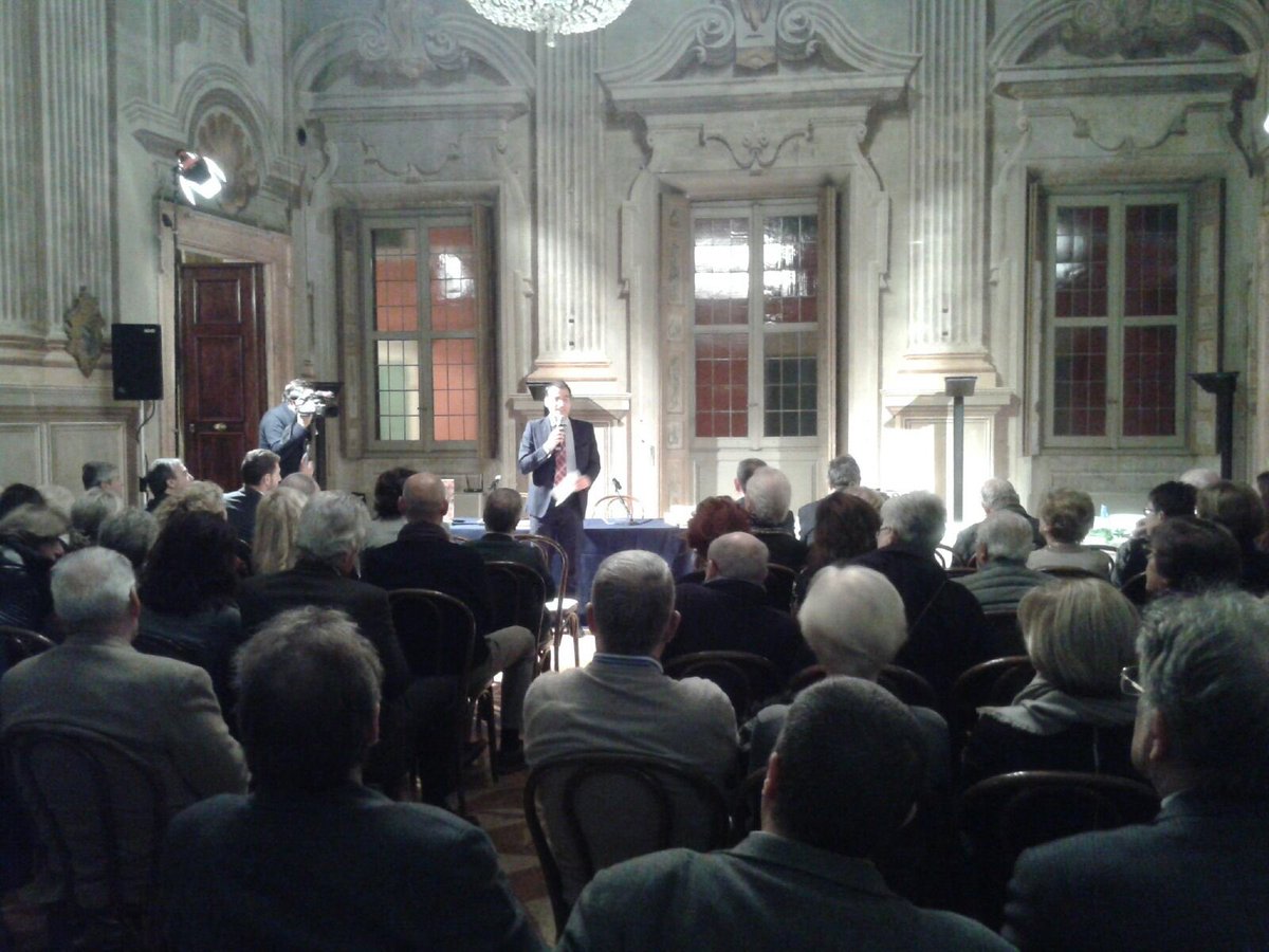 CarloOttaviano's tweet photo. Con il presidente Fratta Pasini di Banco Popolare per presentare il mio nuovo libro "Pasta in tavola" https://t.co/xG63e3D7lR
