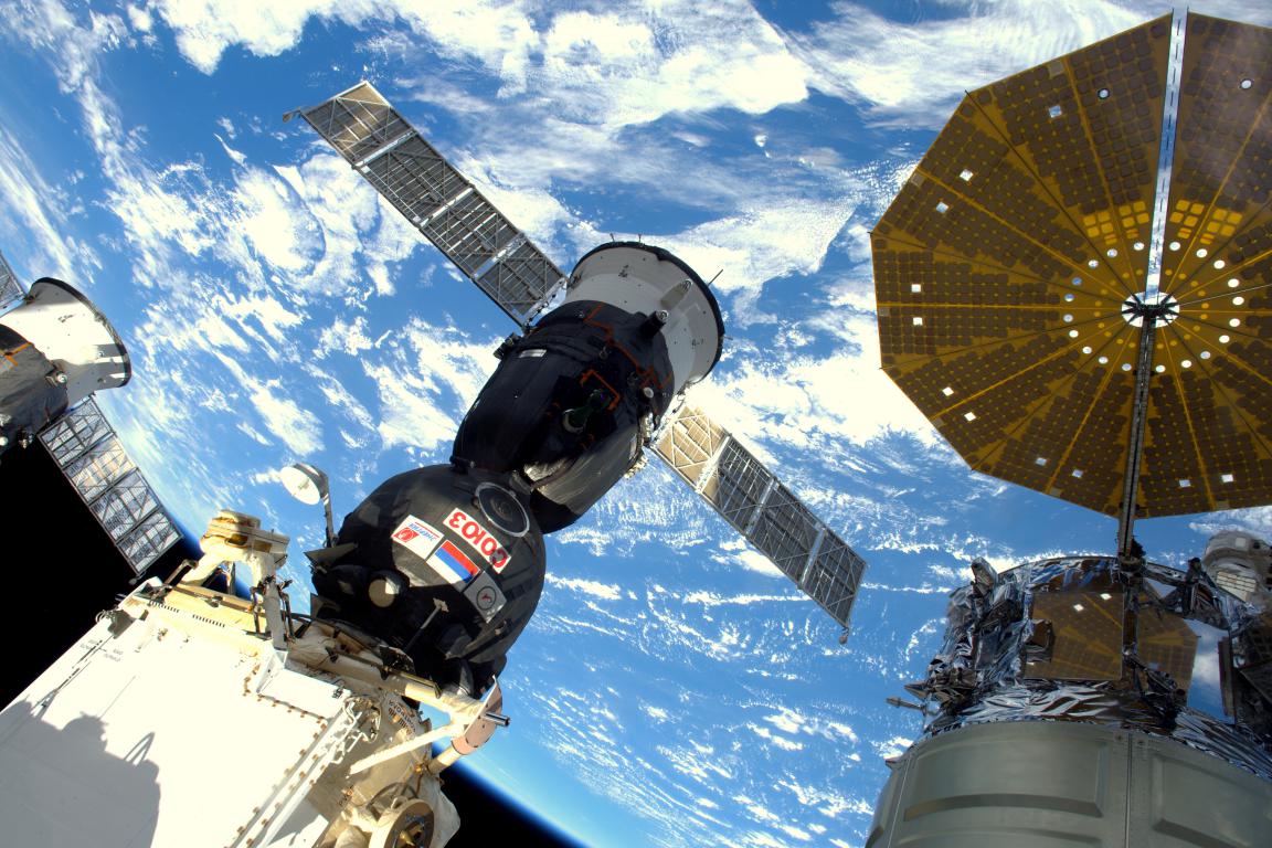 Le vaisseau Soyouz vu depuis le module Cupola