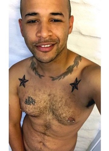 Escort a pontivy Escort gay male philadelphia