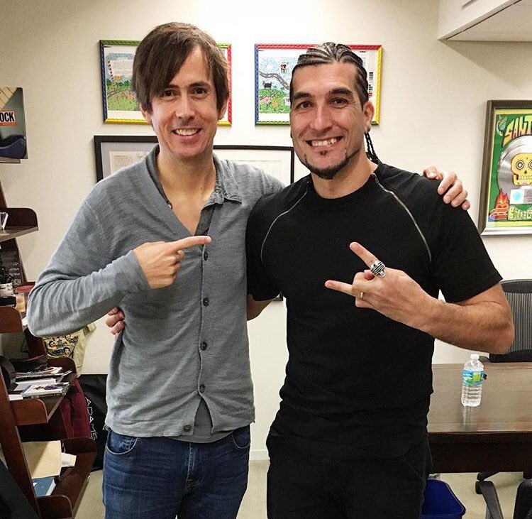 13_Pinto's tweet photo. En @SonyMusicLatin enseñando el nuevo repertorio de canciones!Gracias @AlexGallardo6 por tu tiempo y consejos! Me han servido de mucho! https://t.co/mYFWCf96cn