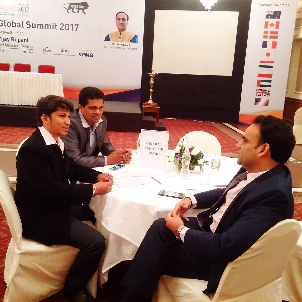Thank you Shri Ajay Bhadoo sir <a href="/AjayBhadoo/">ajay bhadoo</a>, IAS (CEO, <a href="/Ports_GMB/">GMB_Ports</a>) for sparing your valuable time during Pre <a href="/VibrantGujarat/">Vibrant Gujarat</a> event #SeaFolks