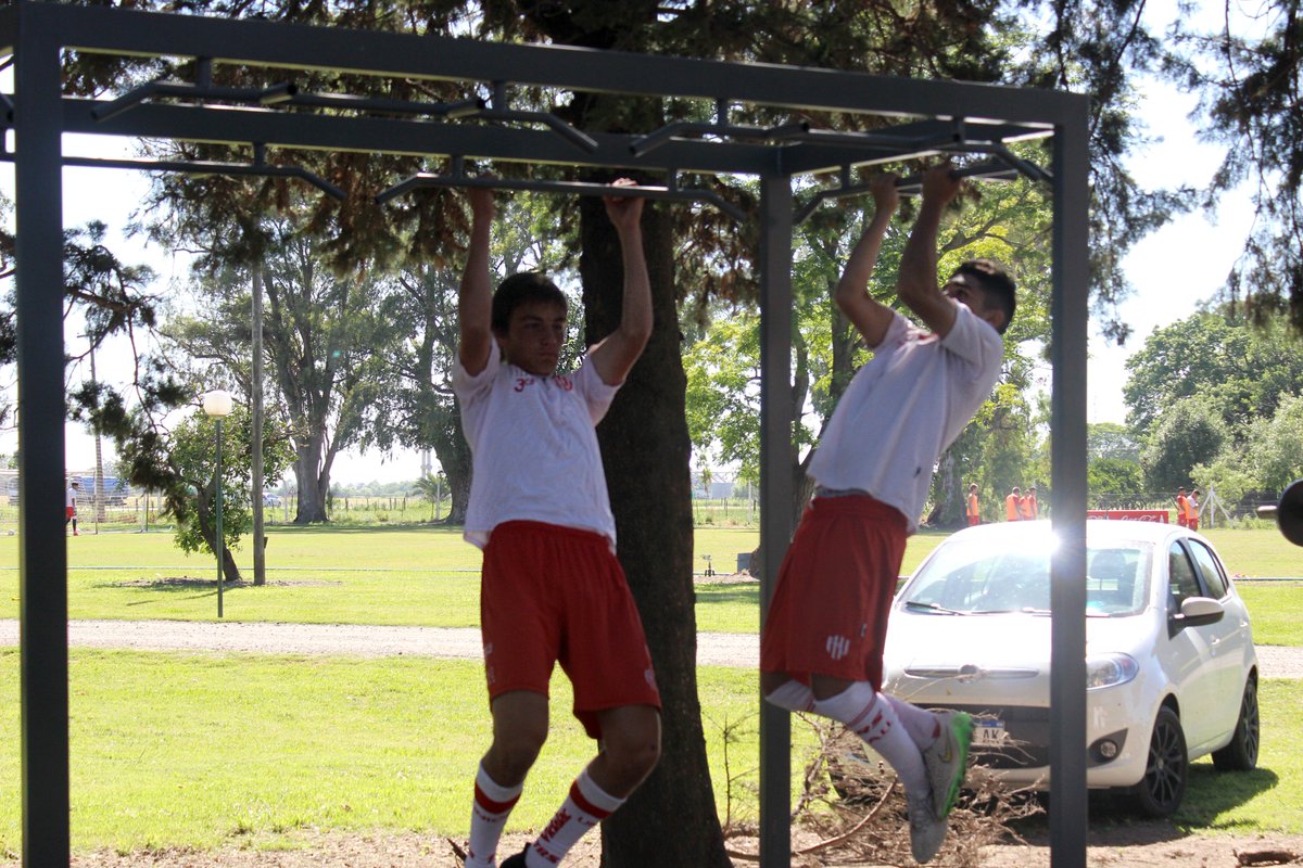 clubaunion's tweet photo. #Reserva #Filiales
El Dpto. de Filiales donó para el plantel de Reserva aparatos de Gimnasio y distintos elementos para ejercicios físicos 💪 https://t.co/t7g9pr3F7t