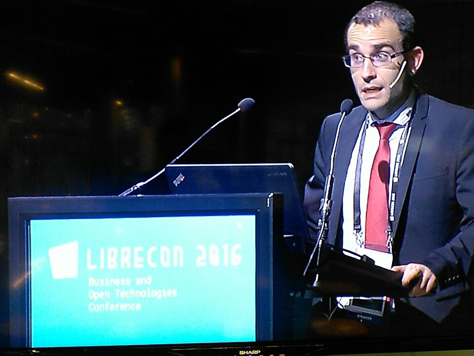 DOKSummitBilbao's tweet photo. En #LibreCon 2016 @Alrayon de la Universidad de @Deusto analiza cómo conocer el impacto de un evento sin encuestas, con #BigData https://t.co/iDGu8RqSuP