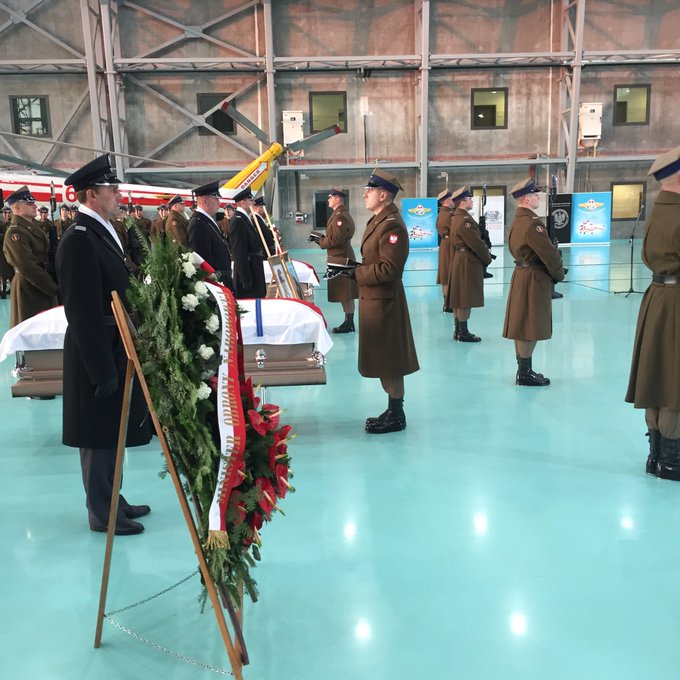 View image on Twitter