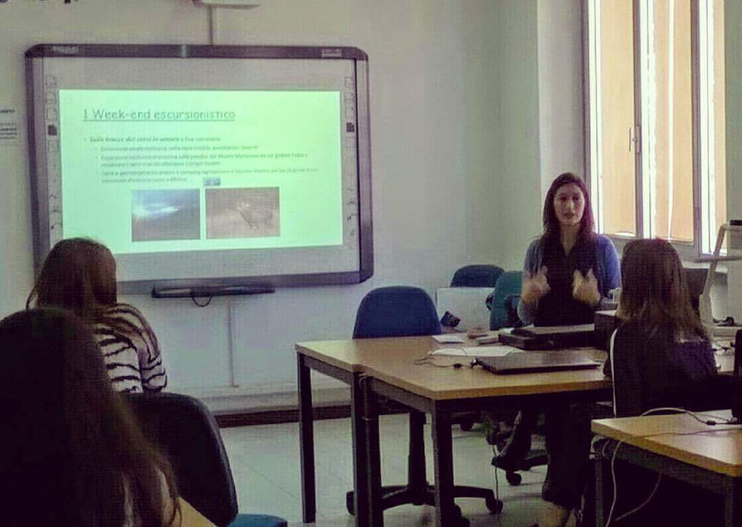 Presso l' ITC Aterno Manthone' di Pescara, progetto Alternanza scuola-lavoro: Itinerari d'Abruzzo esempio virtuoso di promozione turistica ☺