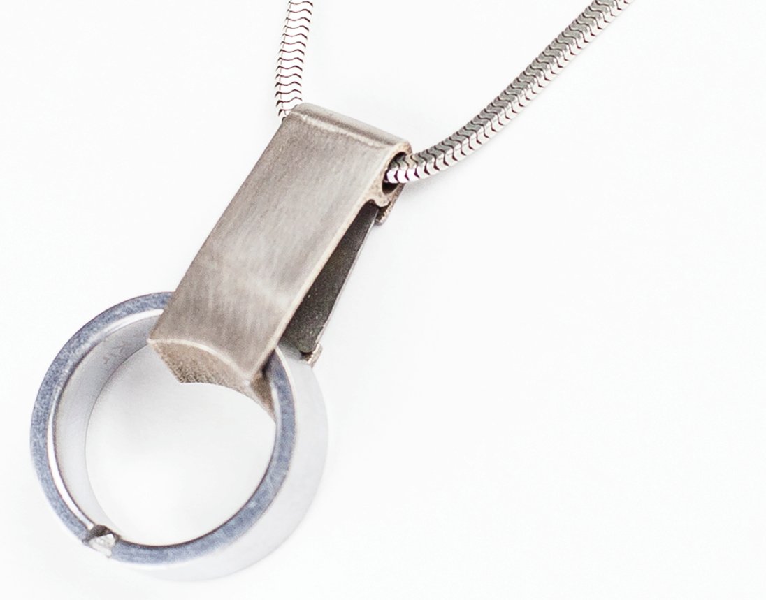 RingSafe's tweet image. Time for holiday shopping! Get a Free Chain with every RingSafe purchase, now through Sunday night! ringsafe.com