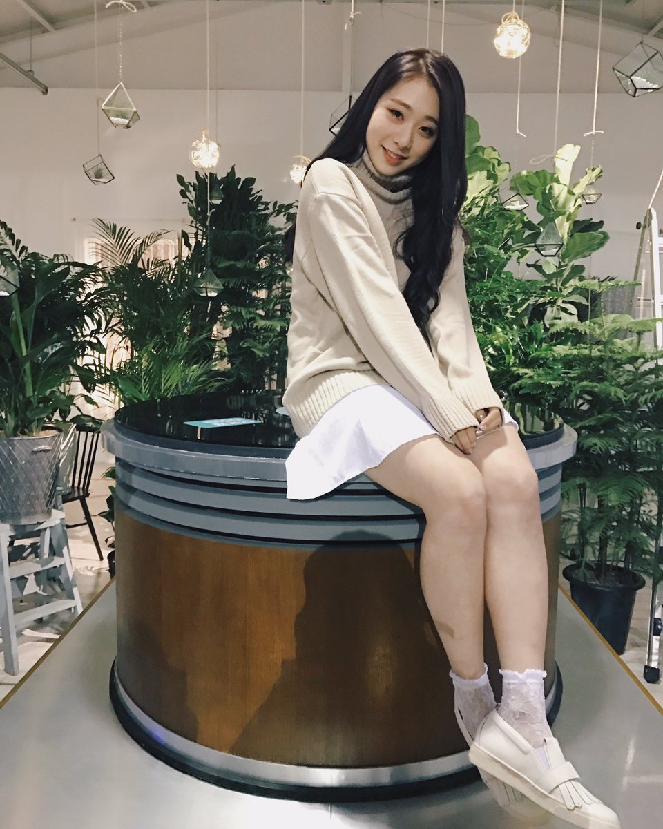 WJSN_Cosmic's tweet photo. [#우주소녀 #연정] 오르골라이브! 기대고 싶은 밤😚 모두 굿나잇~!💕 https://t.co/OUeGCMJb17